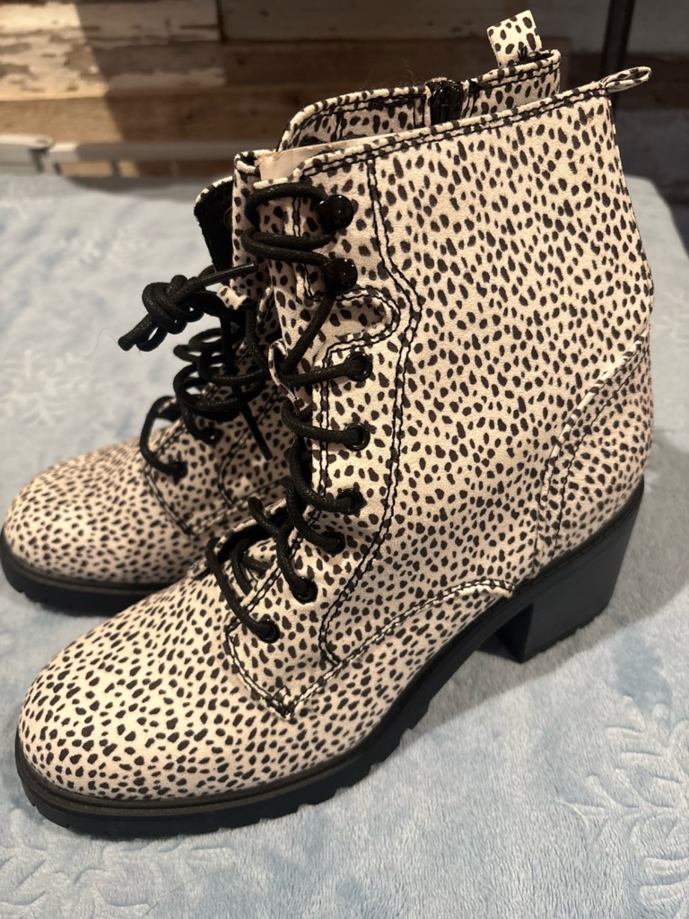 Womens 10 Sonoma Lifestyle Womens Black and White Lace-Up Boots